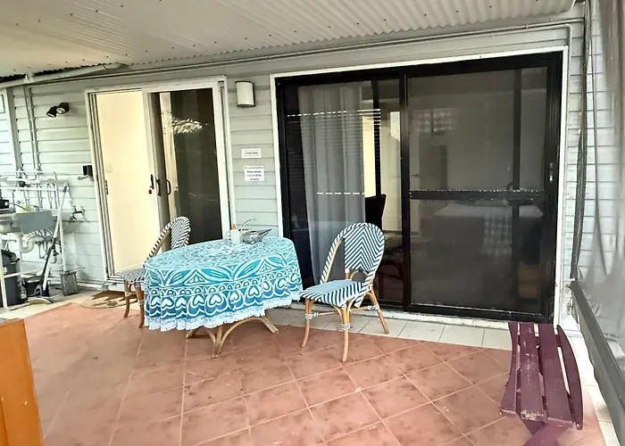 Zen Escape Guest House " Location 2" - Three Listings - Nooky Studio, Serene Loft, Chillax Rest, Zen Garden Tiny Home Brisbane